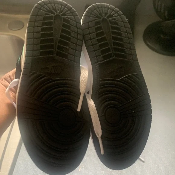 Jordan Kids' Sneakers in Black, White, and Mint in good condition $40 size12c - Picture 8 of 9